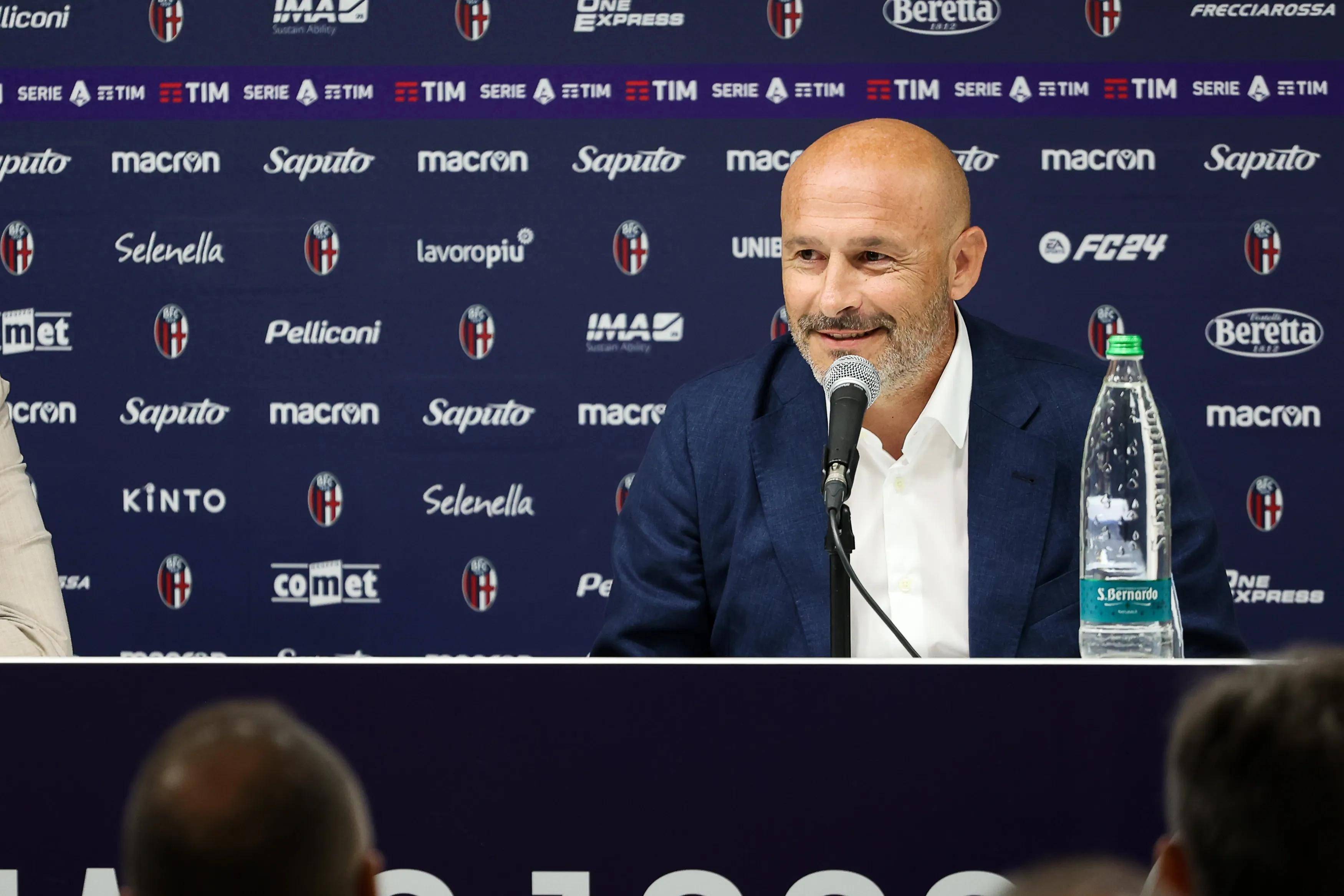 包含博洛尼亚连战不胜，客场不敌那不勒斯的词条