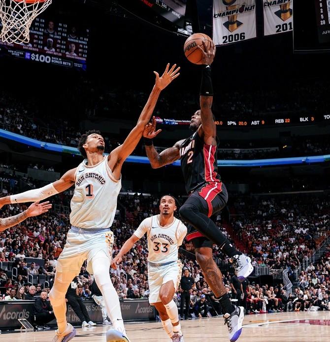 半岛体育登录-热火无力回击，猛龙轻松取胜未来有望的简单介绍