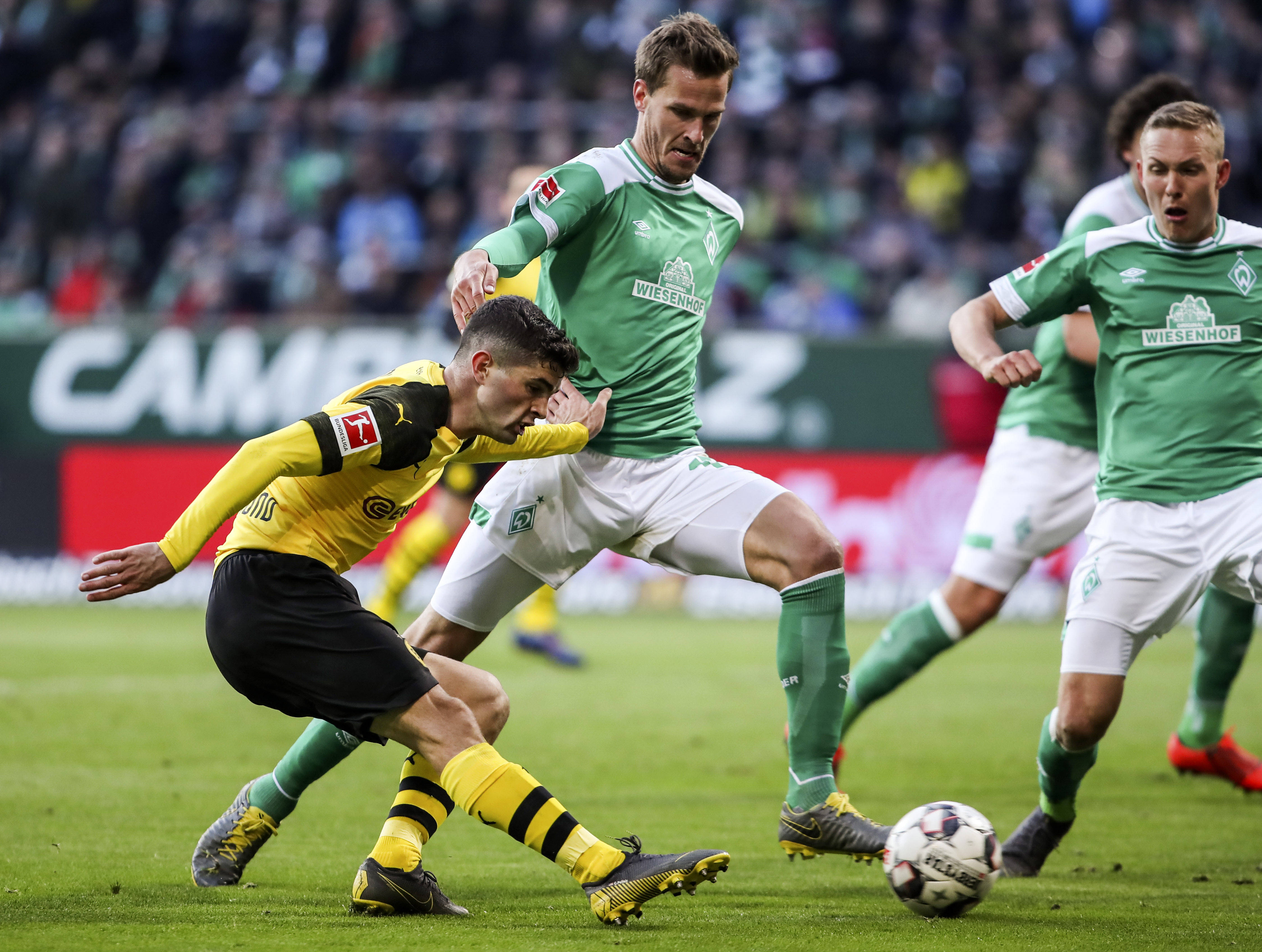 半岛体育注册-云达不莱梅遭遇失利，积分榜下滑的简单介绍