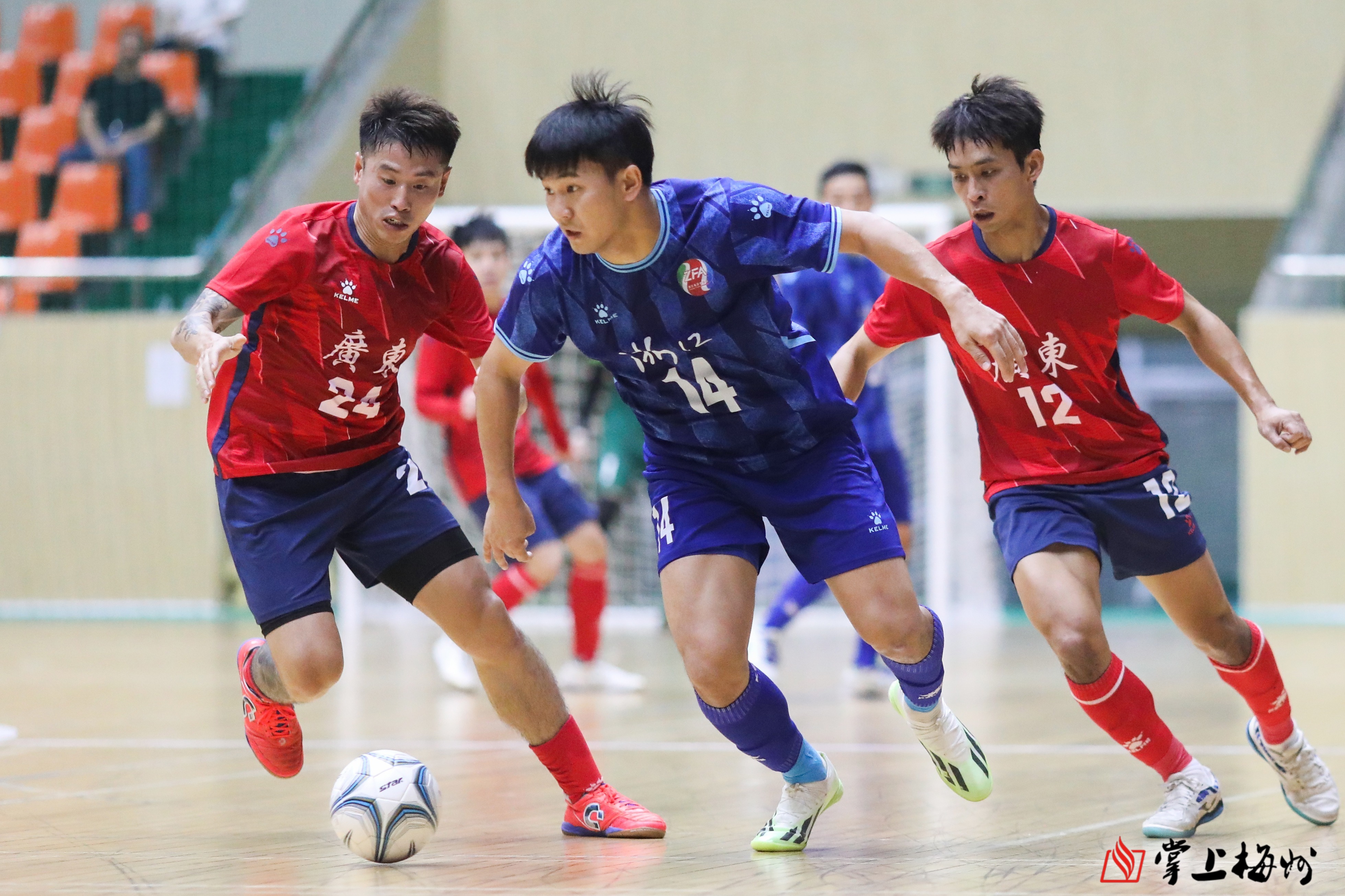 包含广东省内足球比赛激烈进行，成绩喜人的词条