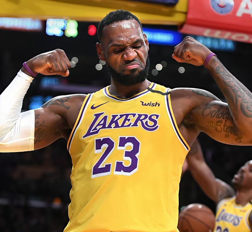 湖人全明星戴维斯开启进攻加速,球队再次无敌 湖人全明星戴维斯开启进攻加速,球队再次无敌